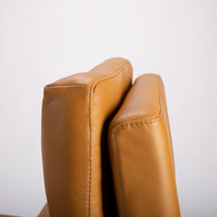 Closed up view of the top part of American Leather's Cumulus Comfort Air recliner.