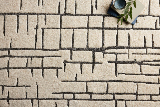Octavia Ivory/ Charcoal Area Rug