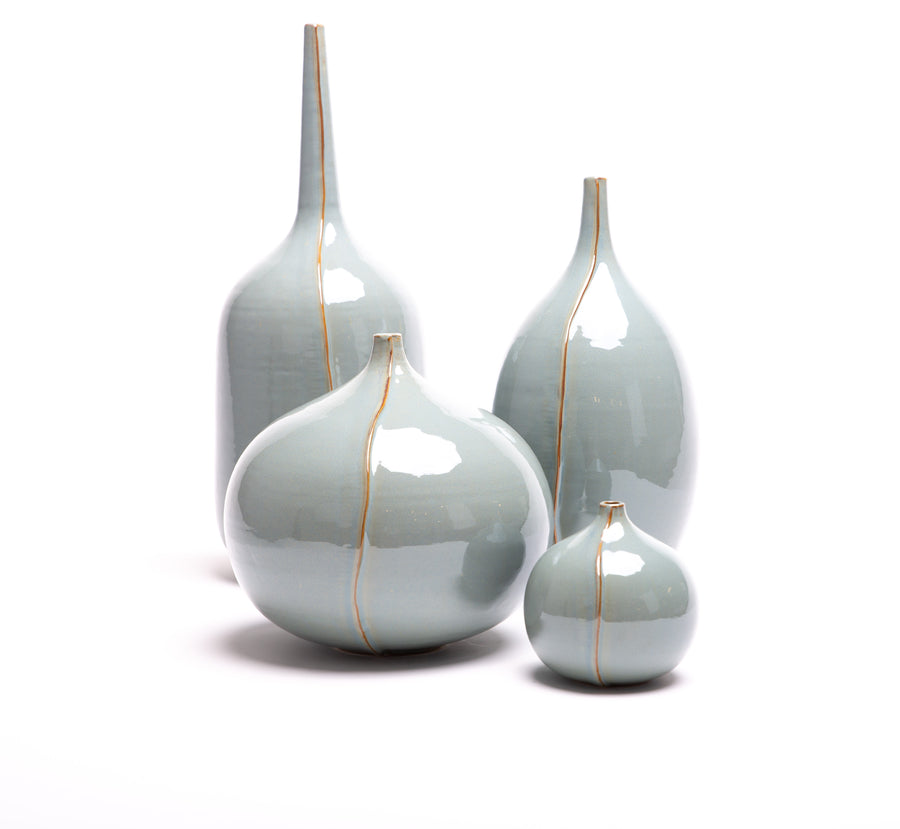 Milo four Vase Collection with vertical overlapping edge.